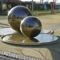Фонтан из 2 стальных шаров (518906) ∅ 1 и ∅ 1,5 м. Воронеж 