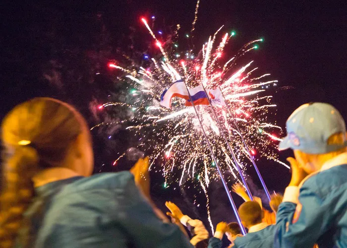 Парковый фейерверк — Воронеж <p>
Парковый фейерверк что это и где можно заказать парковый фейерверк на Новый год. Главное, что выделяет парковый фейерверк в списке прочих равных – это высота, на которой срабатывают пиротехнические элементы данного типа фейерверков. По отношению к уровню земли максимальная высота пиротехнического эффекта паркового фейерверка 35-50 метров...<br>
</p> организация и проведение фейерверк шоу от магазина пиротехники  | voronezh.piroclub.ru