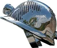 Каска - скульптура абстрактная скульптура из нержавеющей стали на заказ — Воронеж  